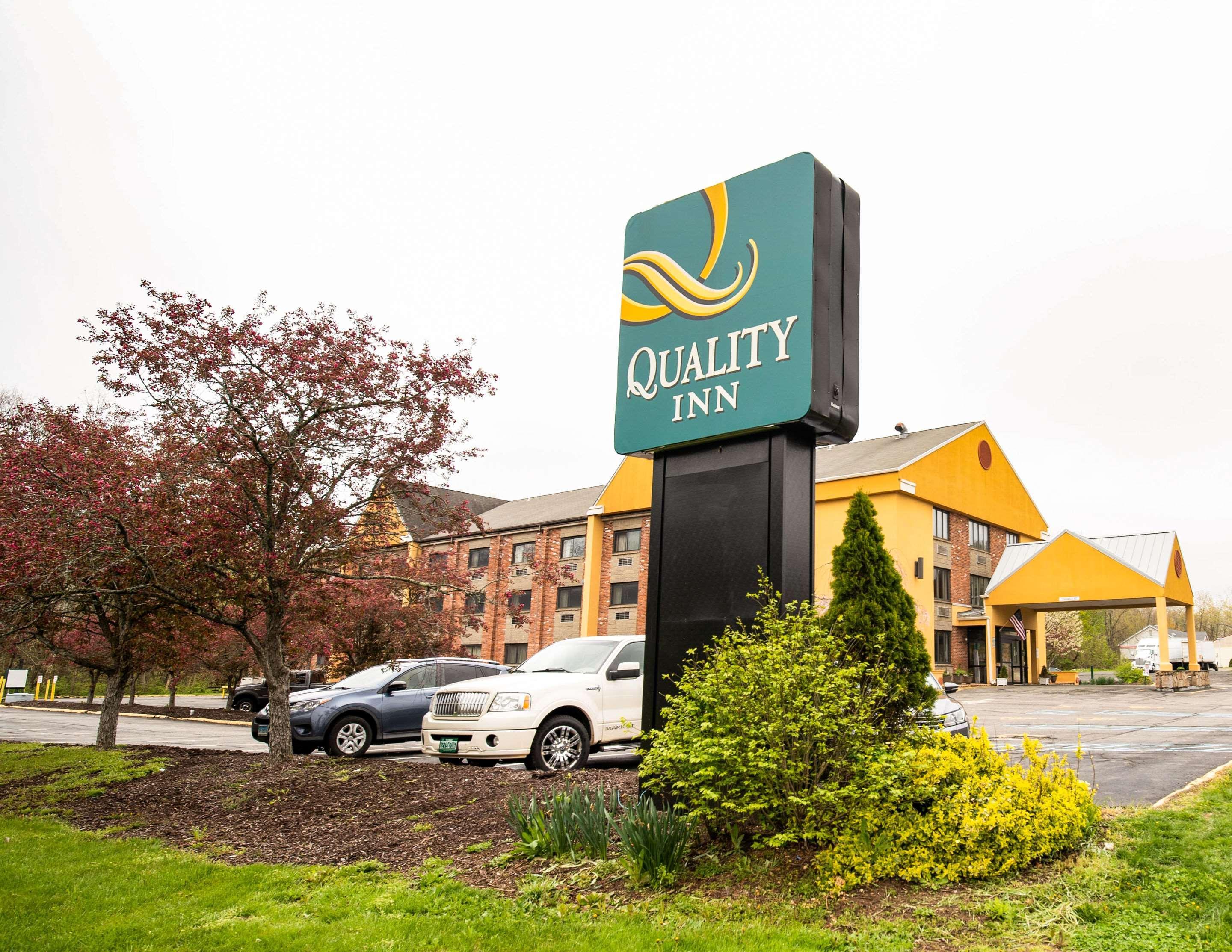 Quality Inn Cromwell - Middletown Bagian luar foto