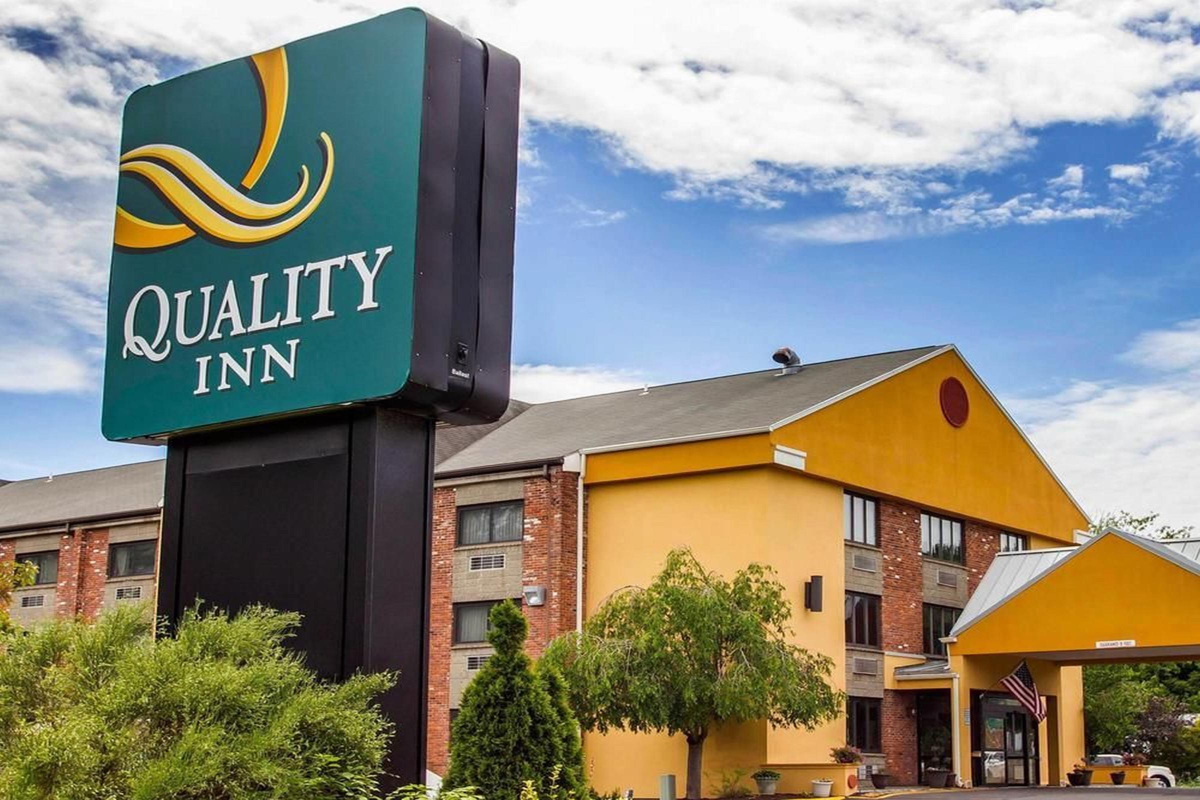 Quality Inn Cromwell - Middletown Bagian luar foto