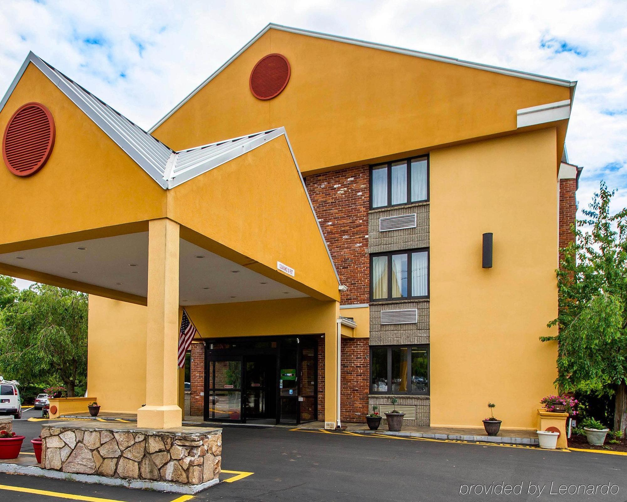 Quality Inn Cromwell - Middletown Bagian luar foto